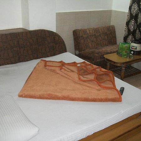דלהי Hotel Milan Continental מראה חיצוני תמונה