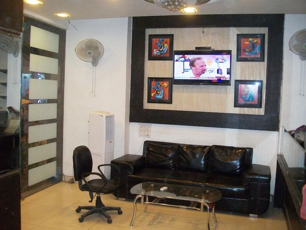 דלהי Hotel Milan Continental מראה חיצוני תמונה