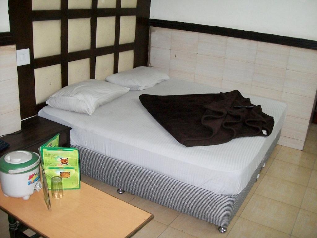 דלהי Hotel Milan Continental חדר תמונה