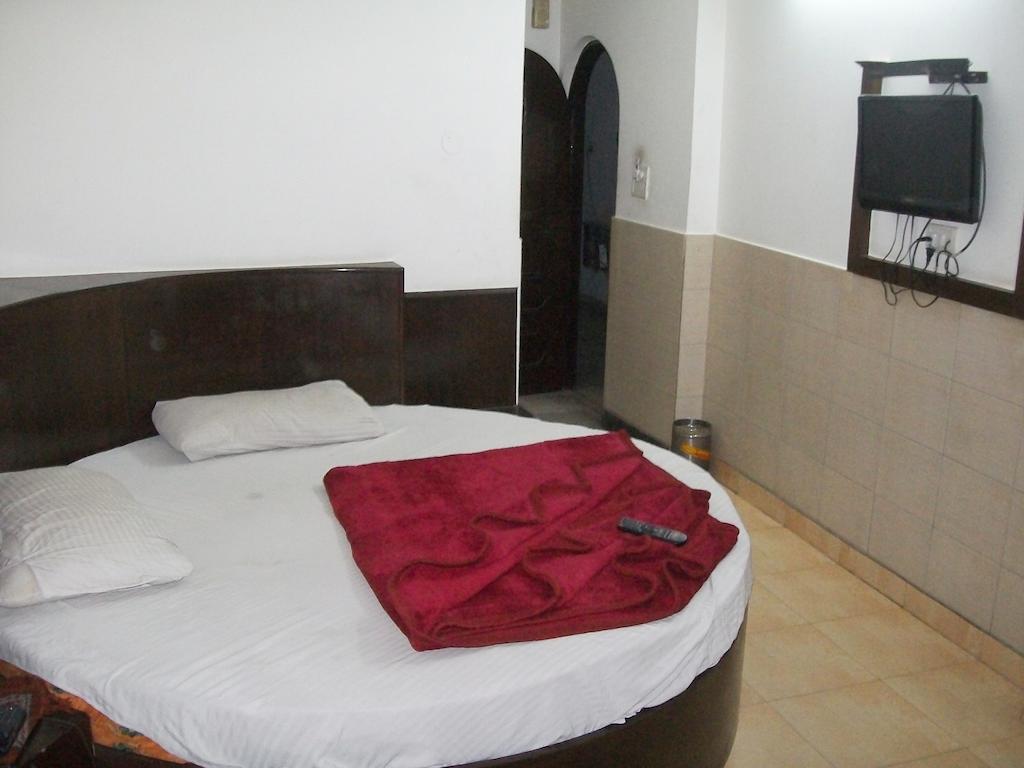 דלהי Hotel Milan Continental מראה חיצוני תמונה