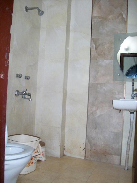 דלהי Hotel Milan Continental מראה חיצוני תמונה